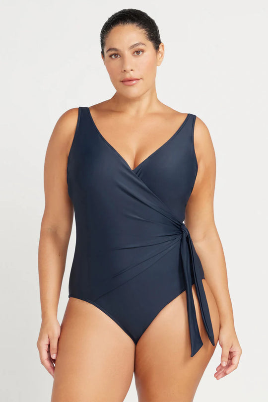 Hues Hayes D/DD Underwire One Piece - Navy