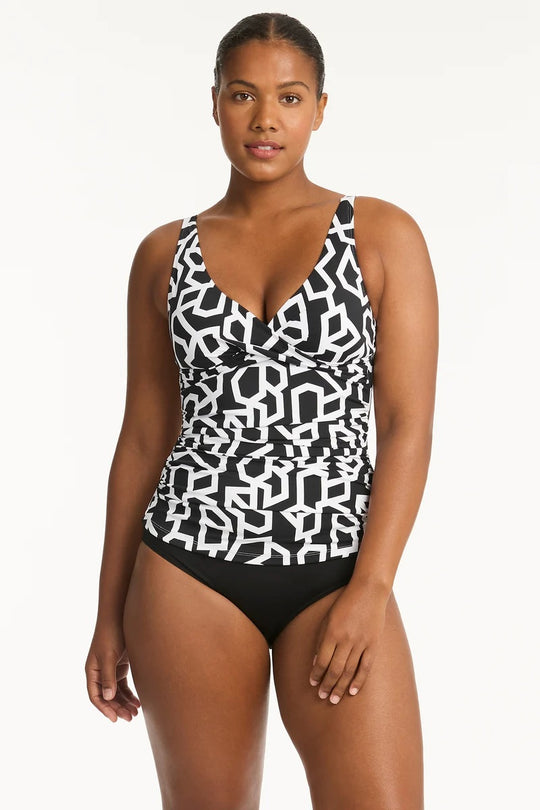 Deco Cross Front Multifit Singlet - Black